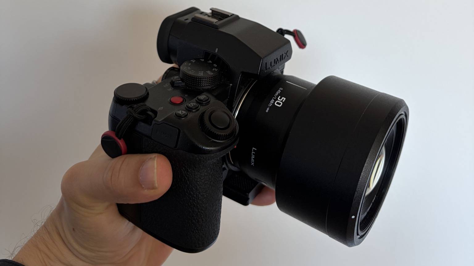 Panasonic LUMIX DC-S5M2XCE en el setup de otrestres
