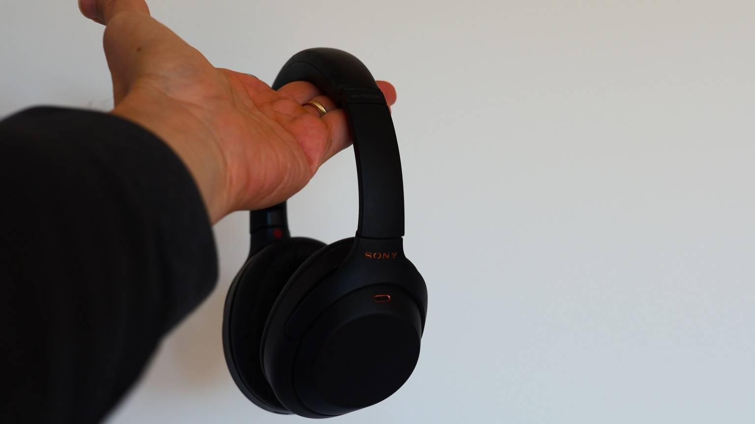 Sony WH1000XM4 en el setup de otrestres
